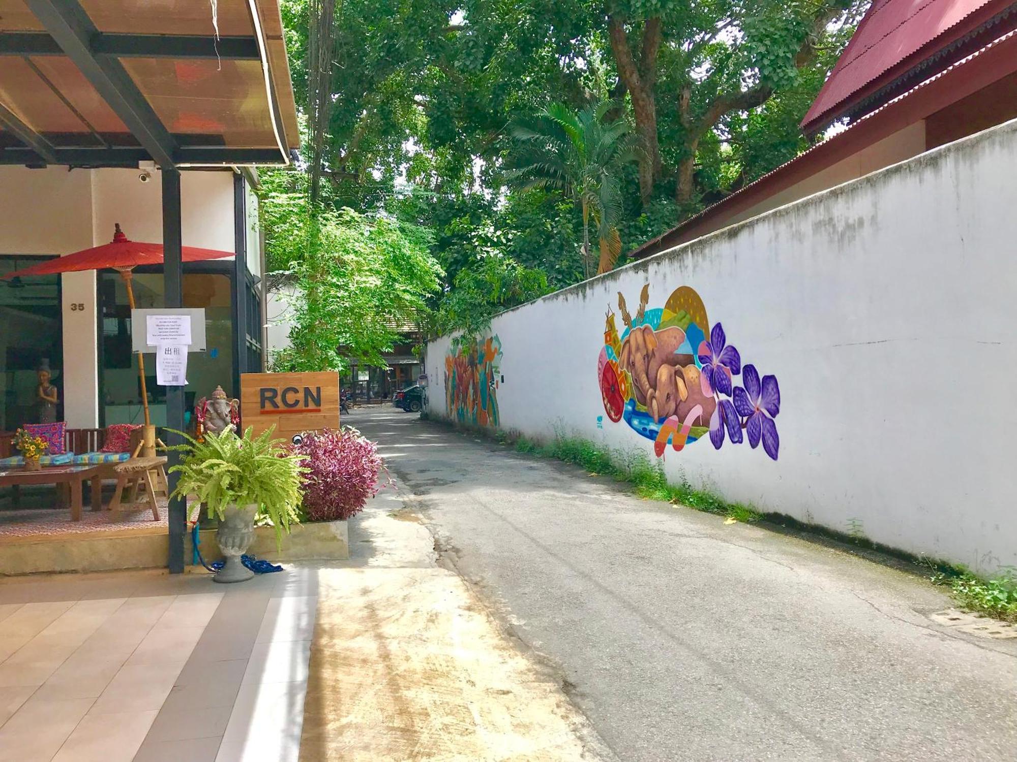 Rcn Court & Inn Chiang Mai Exterior photo